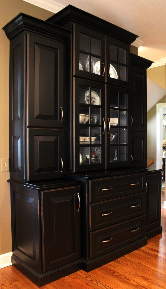 Inspiration for a mid-sized transitional medium tone wood floor kitchen/dining room combo remodel with beige walls
