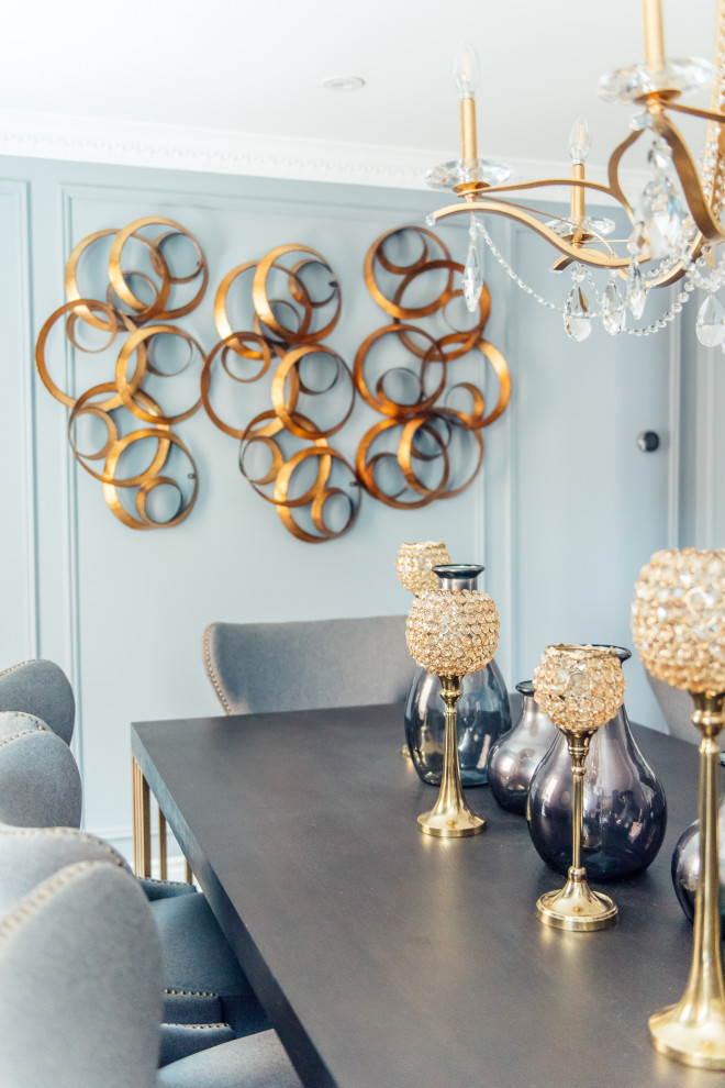 Inspiration for a transitional home design remodel in Toronto