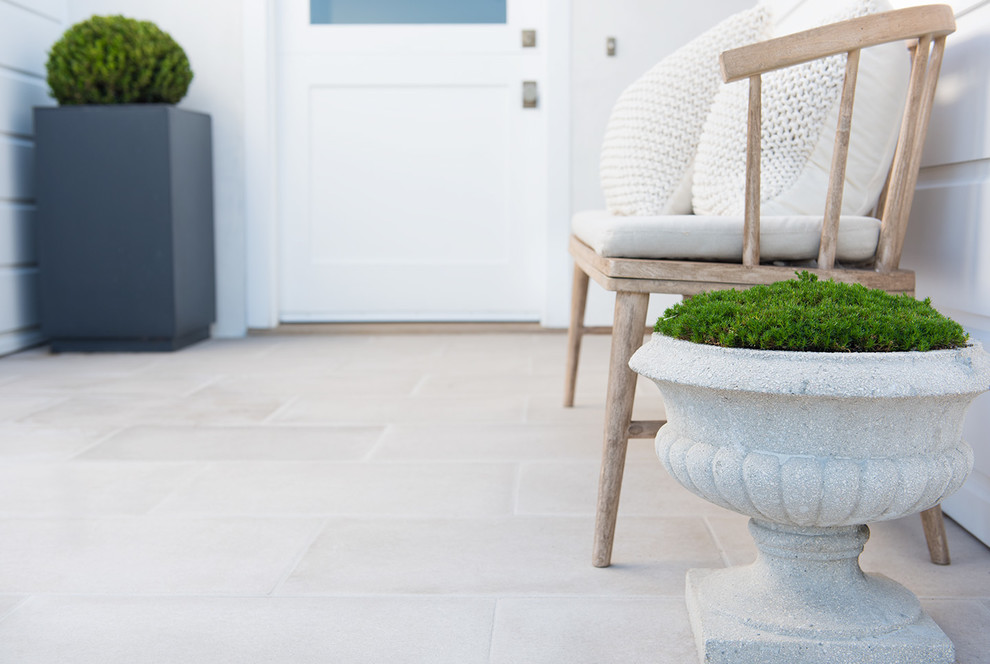 Home design - transitional home design idea in Orange County