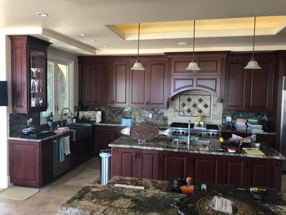 This is an example of a classic kitchen in Orange County.