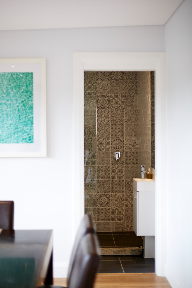 Contemporary bathroom in Sydney.