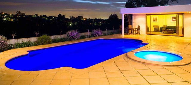 Roma contemporary-pool