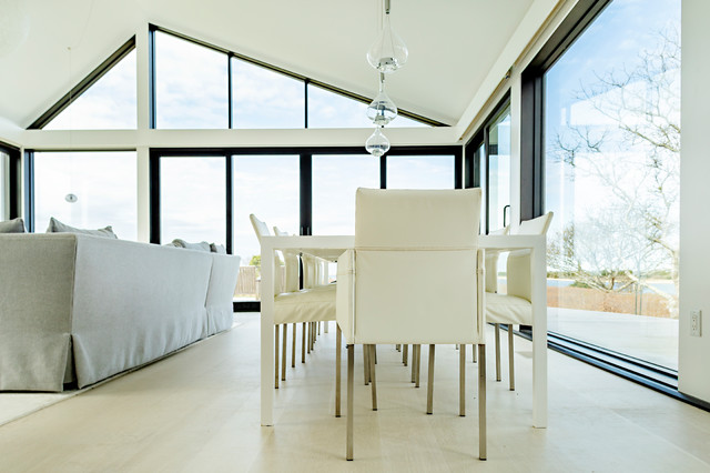 Thumb Point coastal-dining-room