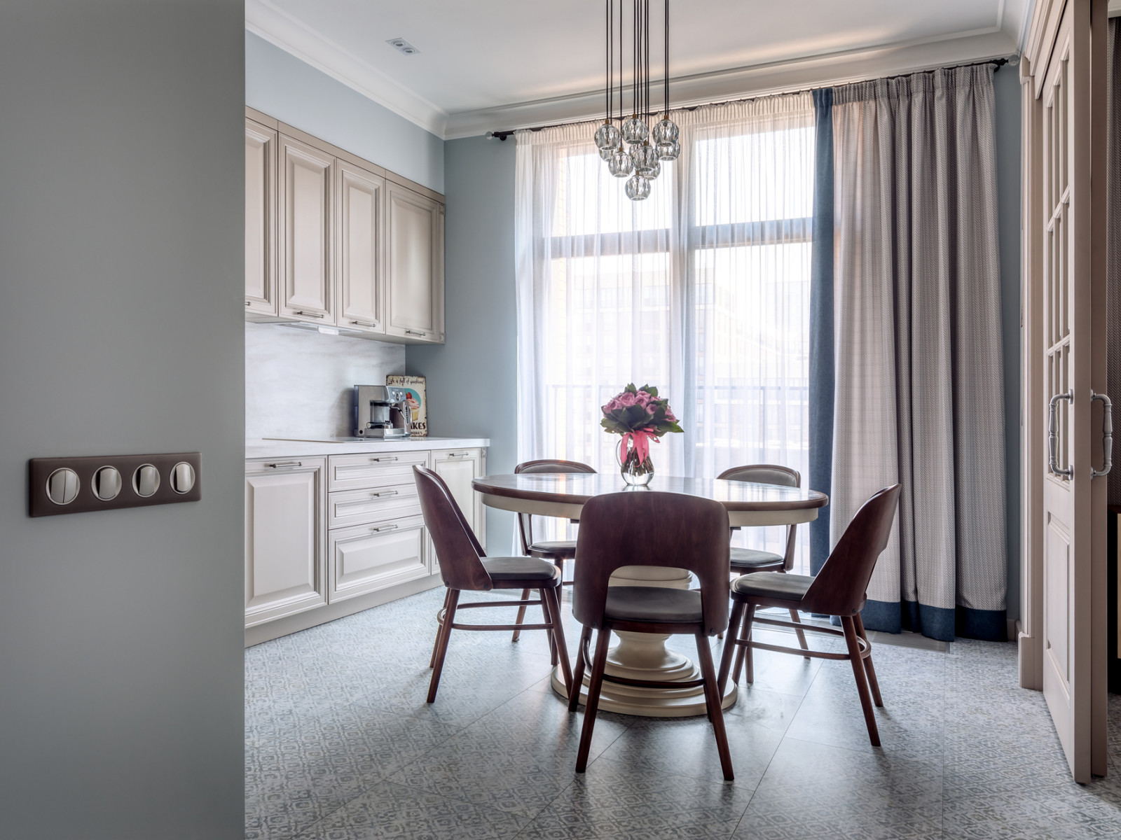 Квартира для большой семьи в стиле современной классике