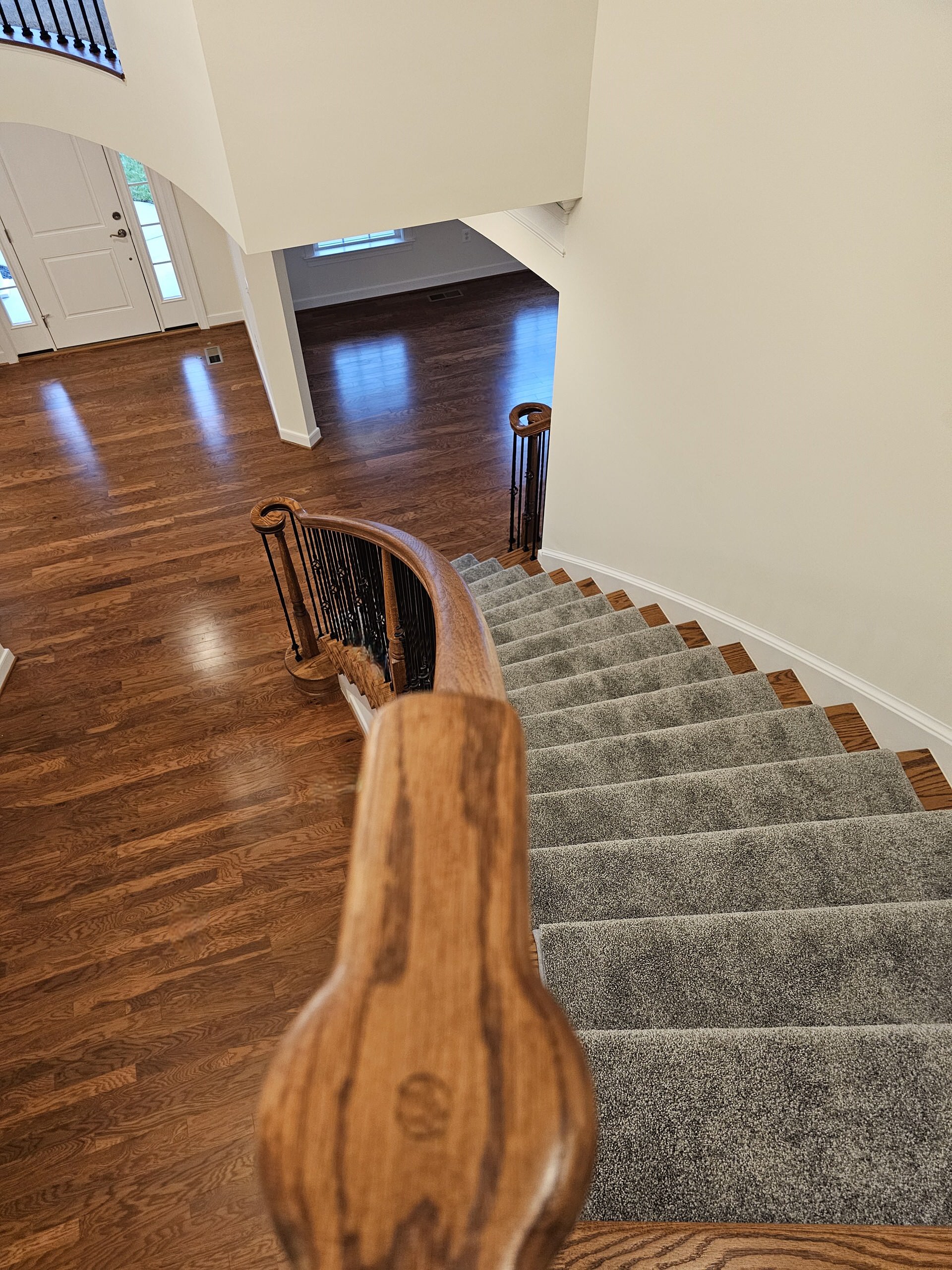 128_Grand Entryway Elliptical Staircase, Nokesville, VA 20181