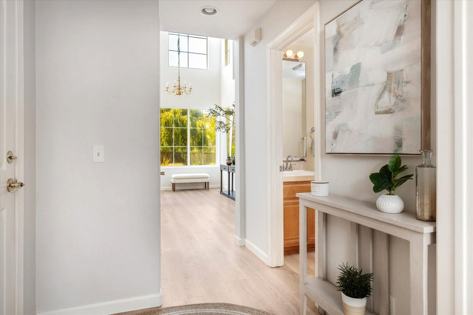 529 High Grove Santa Barbara, CA 93111 | Staging
