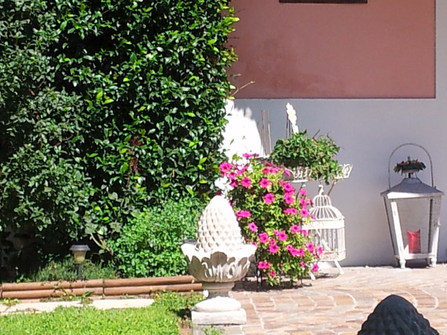 ESTERNI shabby-chic-style-garten