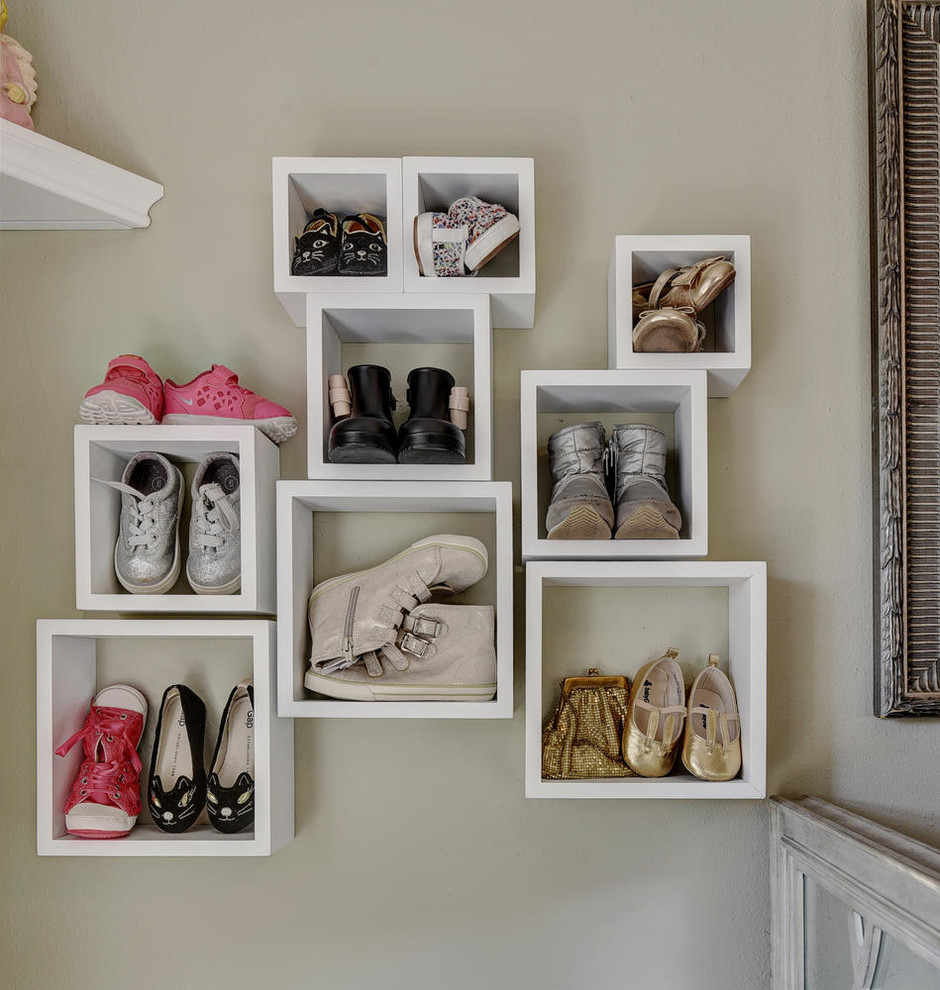Inspiration for a mid-sized contemporary kids' room in Austin with beige walls.