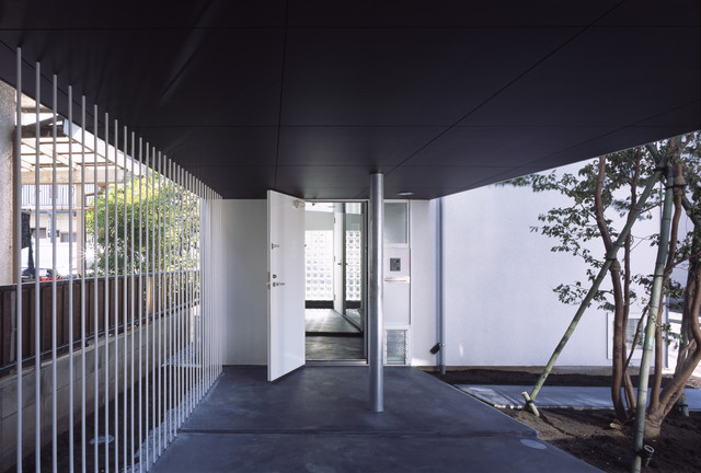 絵画の映える美術館のような家 moderno-porche