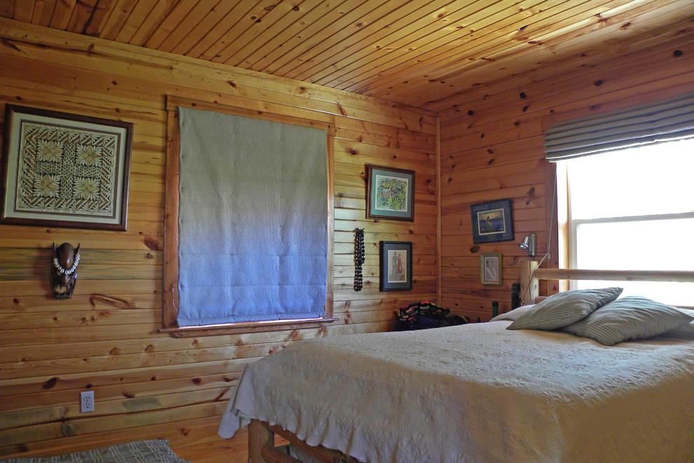 Photo of a country bedroom in Boise.
