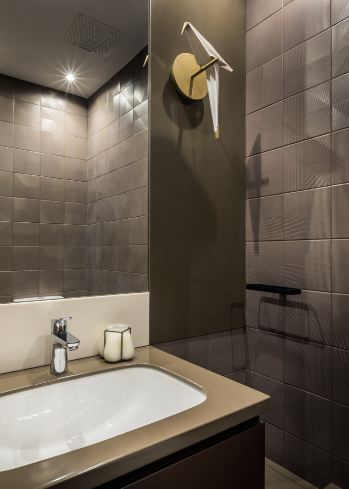 Яркая квартира с элементами из латуни