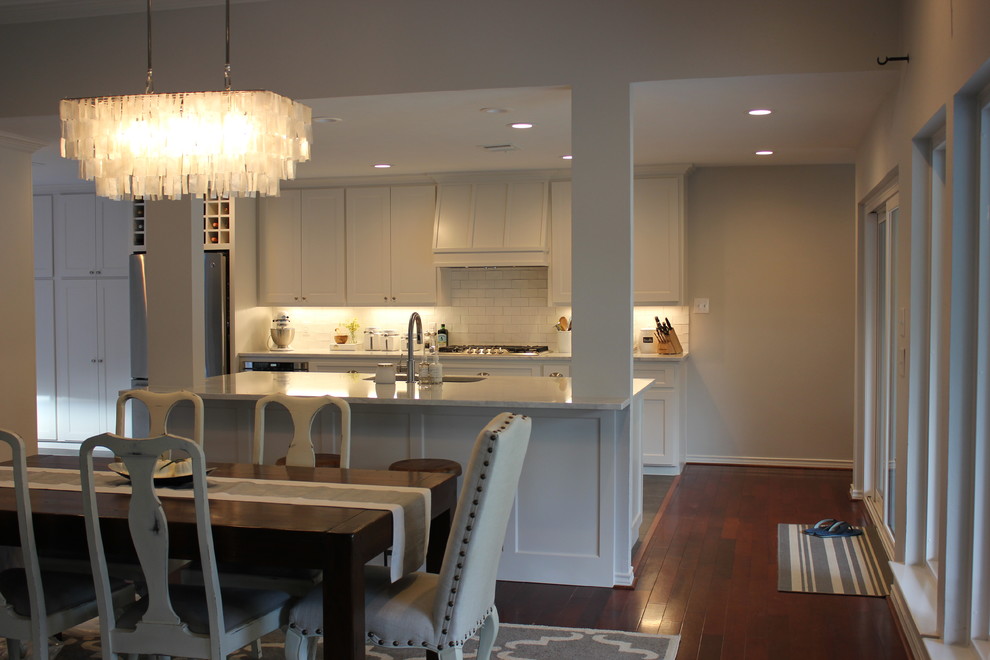 Example of a transitional kitchen design in Dallas