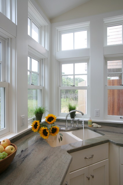 Kitchen traditional-kitchen