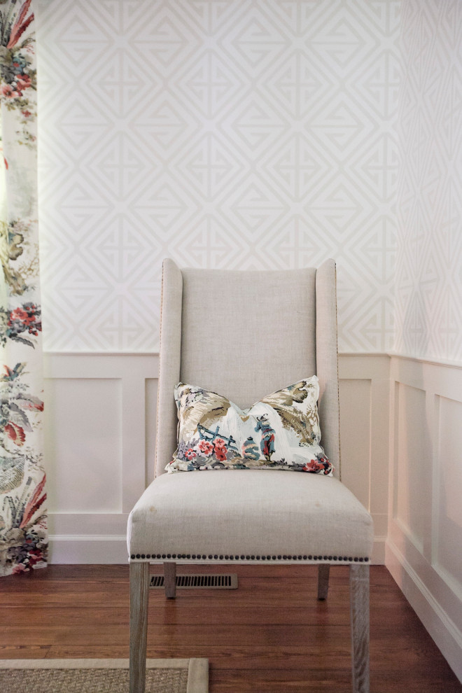 Transitional home design photo in Atlanta
