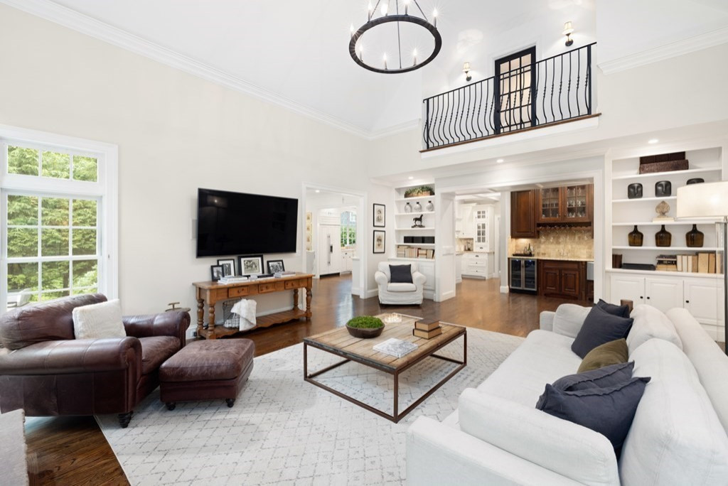 Open floor plan into kitchen and casual dining space
