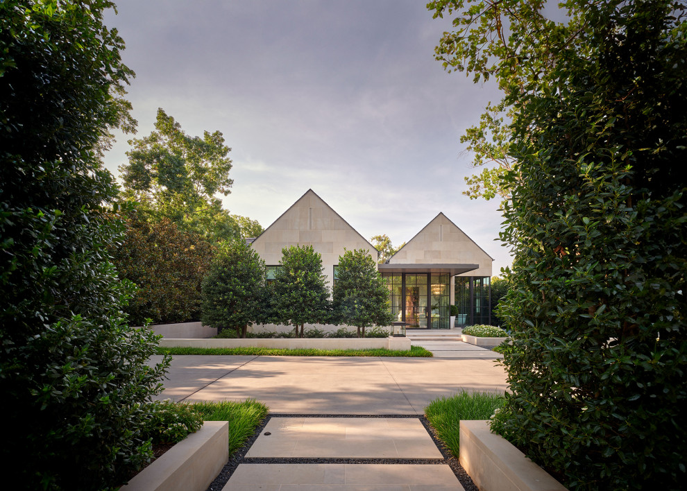 Home design - transitional home design idea in Austin
