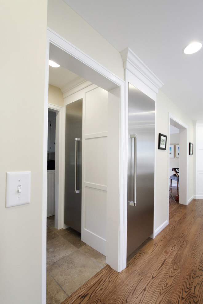 Example of a transitional home design design in DC Metro
