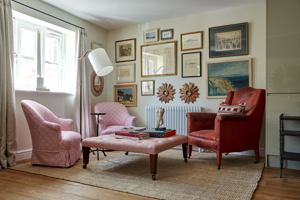 Mid-sized elegant living room photo in Gloucestershire