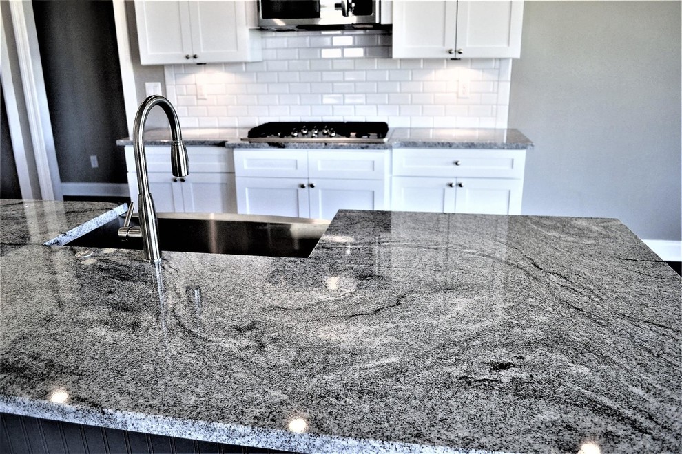 Kitchen - transitional kitchen idea
