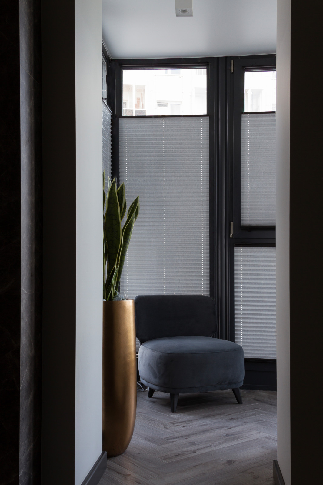 Утепленный балкон-библиотека