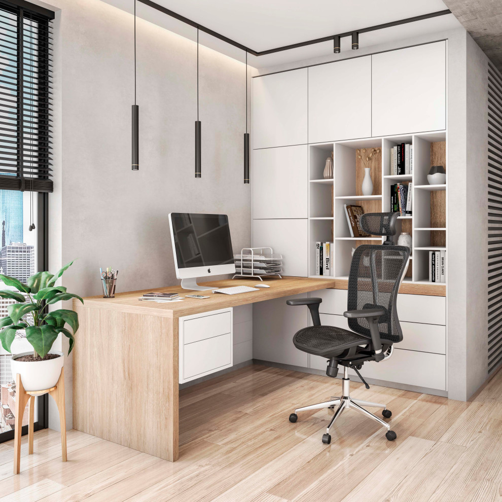 Techni Mobili High Back Executive Mesh Office Chair with Arms, Black