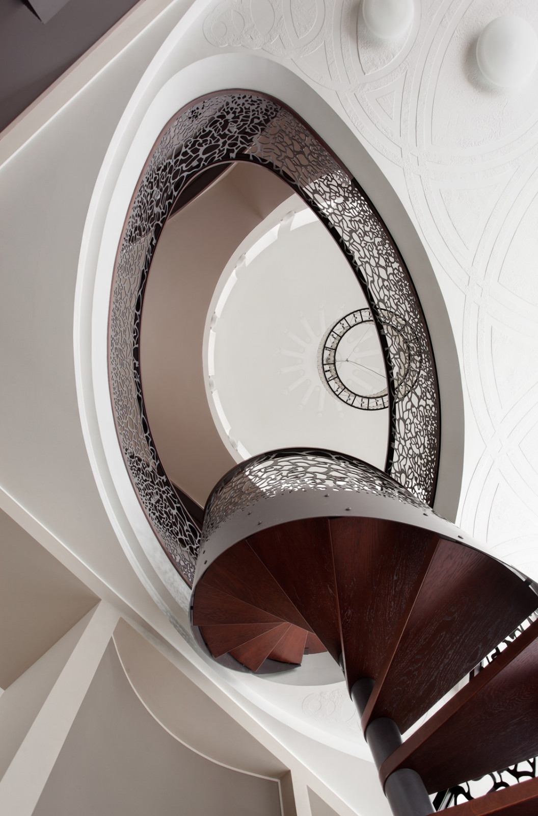 Квартира на Береговой: Лестница в библиотеку