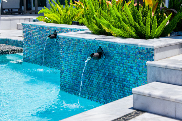 Boater's Paradise modern-pools