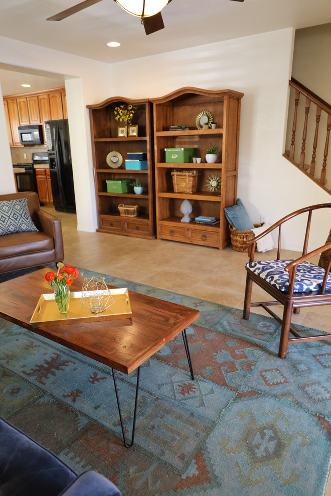 Example of a transitional home design design in Phoenix