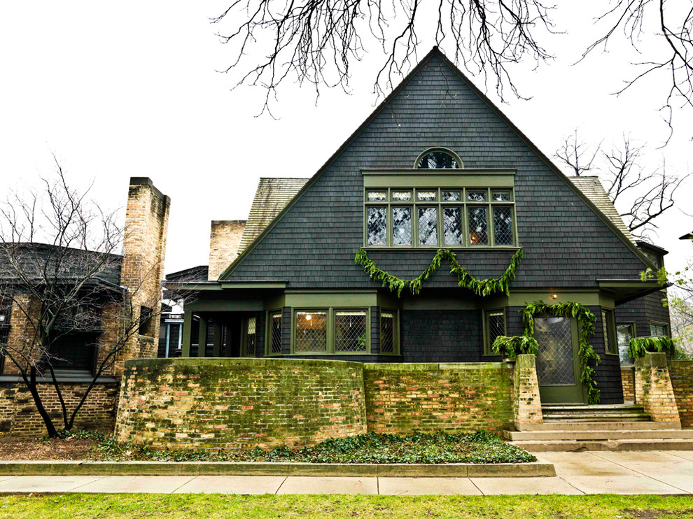 Traditional black exterior in Chicago.