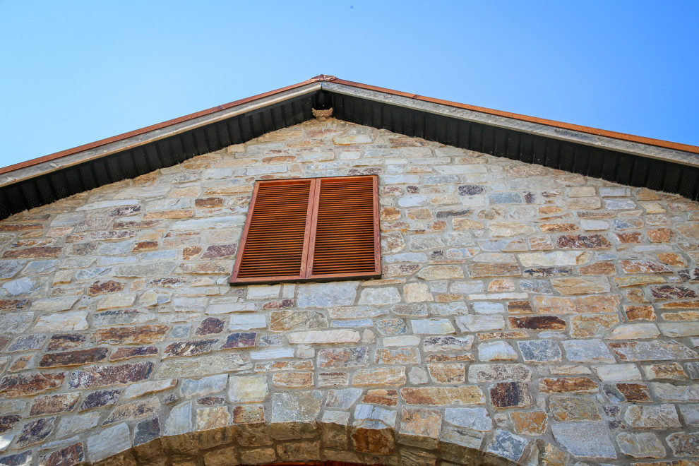 Inspiration for a rustic home design remodel in Calgary