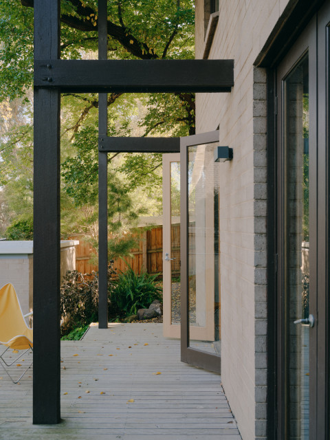 Ivanhoe House contemporary-deck