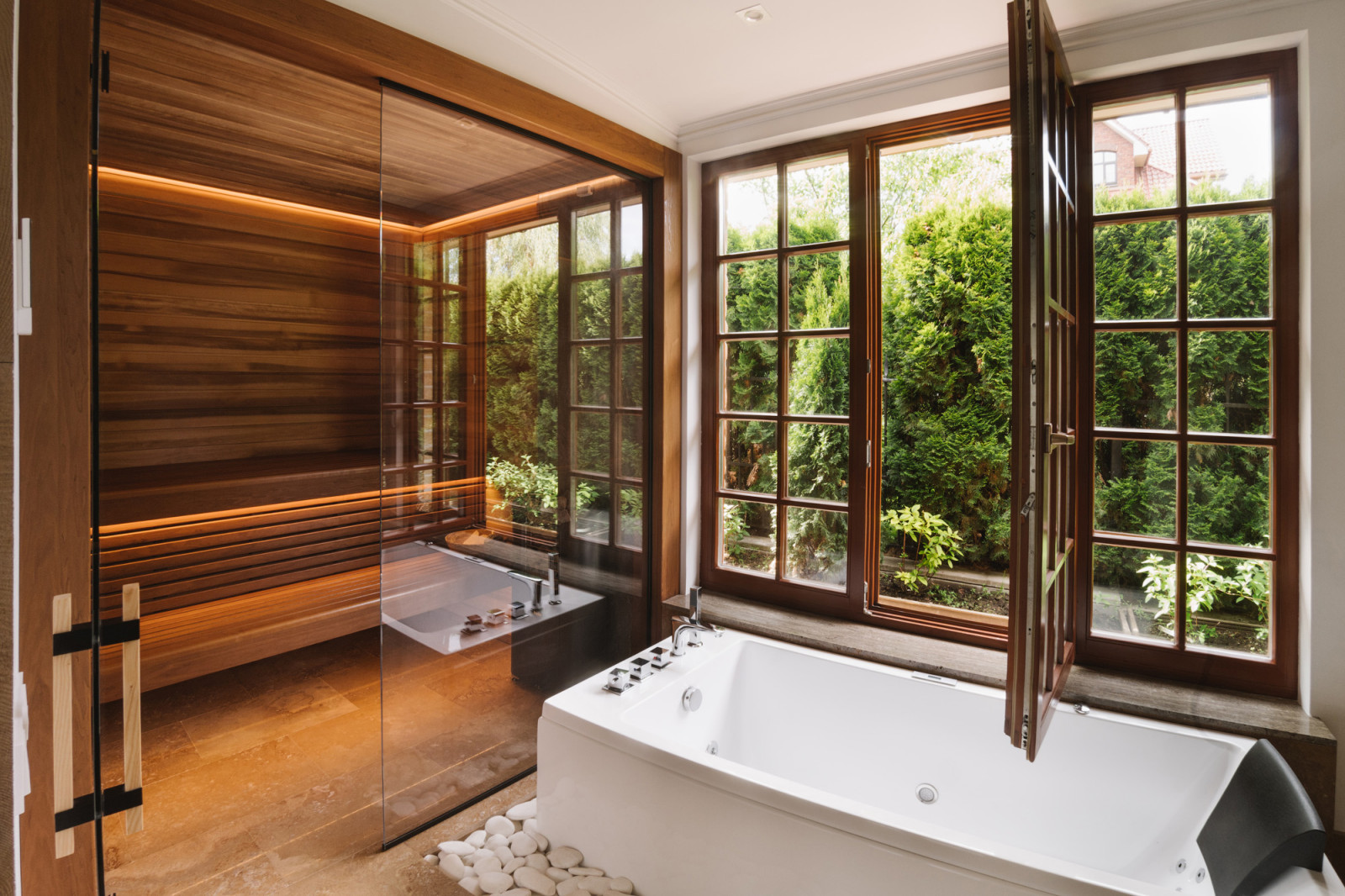 Сауна в ванной комнате. КП Бельгийская деревня. Москва. 2022 г.