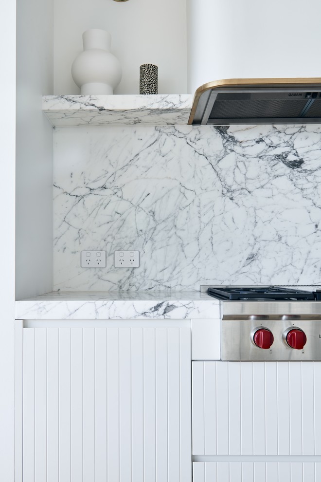 Inspiration for a contemporary home design in Sydney.