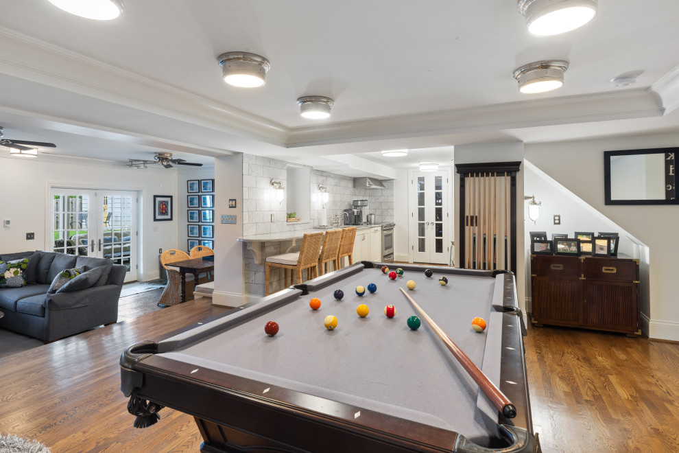 Basement - traditional basement idea in Cincinnati