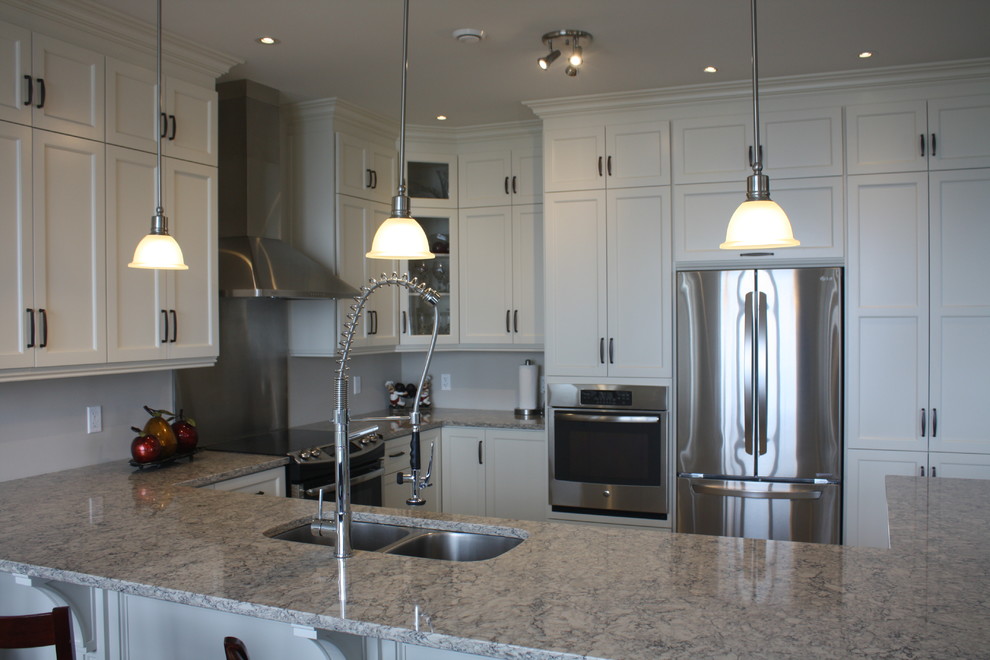Inspiration for a large transitional kitchen remodel