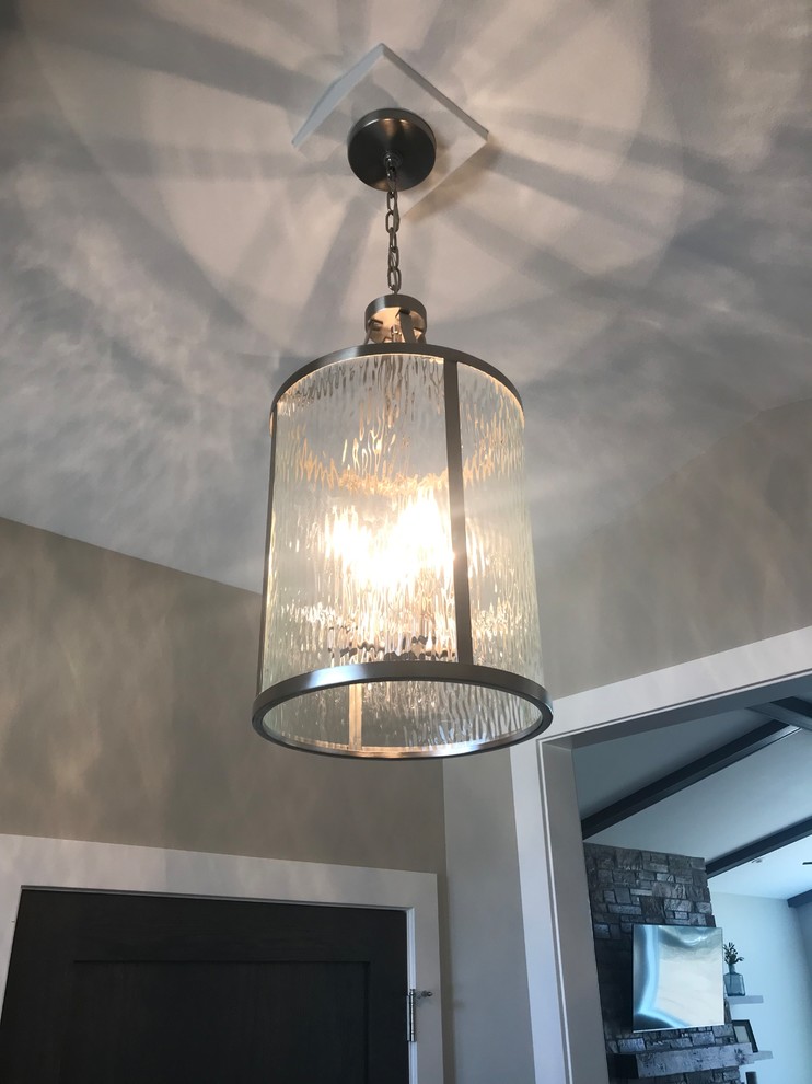 Inspiration for a transitional home design remodel in Cedar Rapids