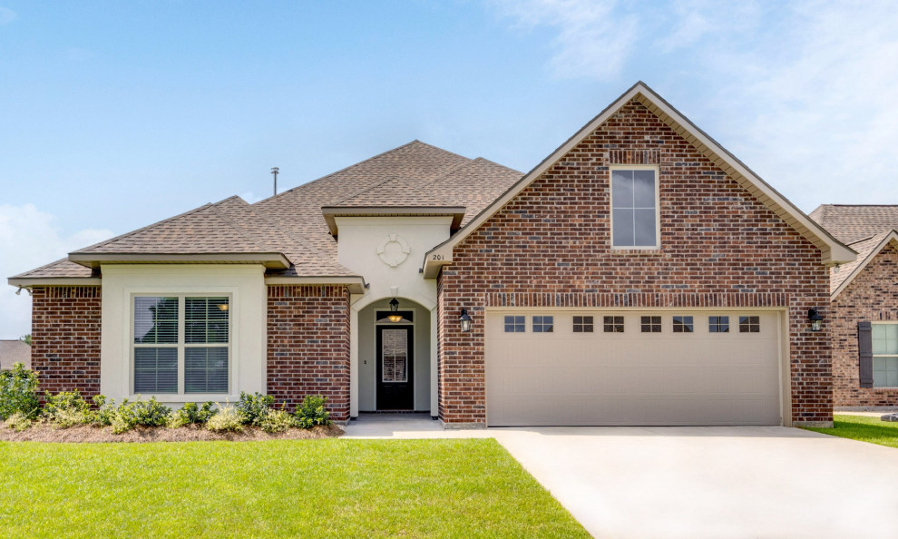 Home design - traditional home design idea in New Orleans