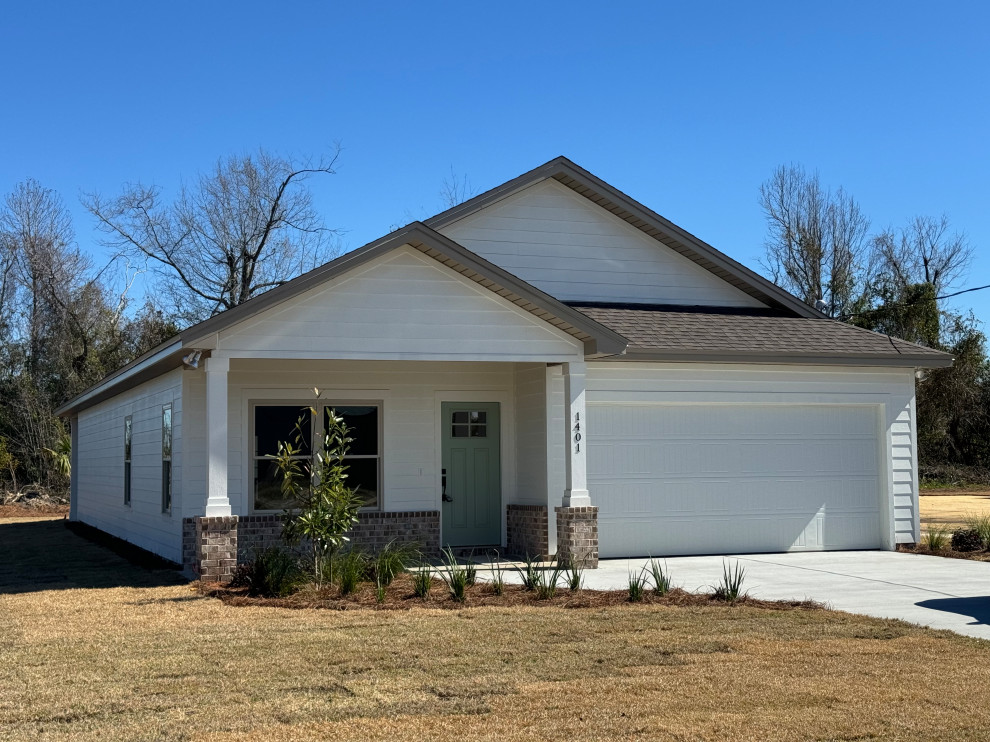 Various Spec Home Designs (working under Suzanne Vickers Construction)