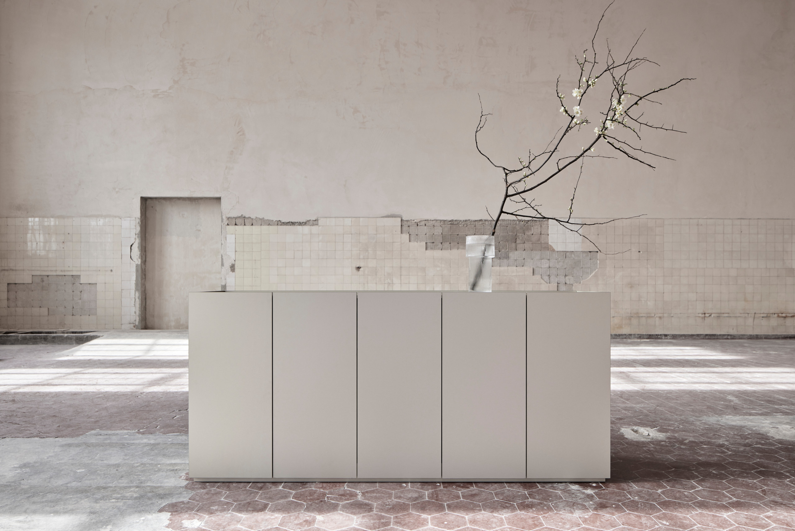 UNSER SIDEBOARD - aus edler Metalloberfläche . In vielen Farben für innen und außen bestellbar!