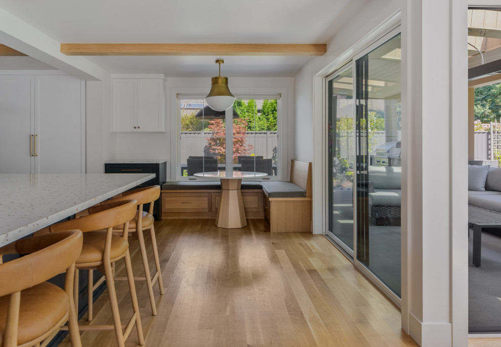 Breakfast Nook with Built-In Banquette