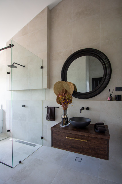 Middle Dural modern-badezimmer