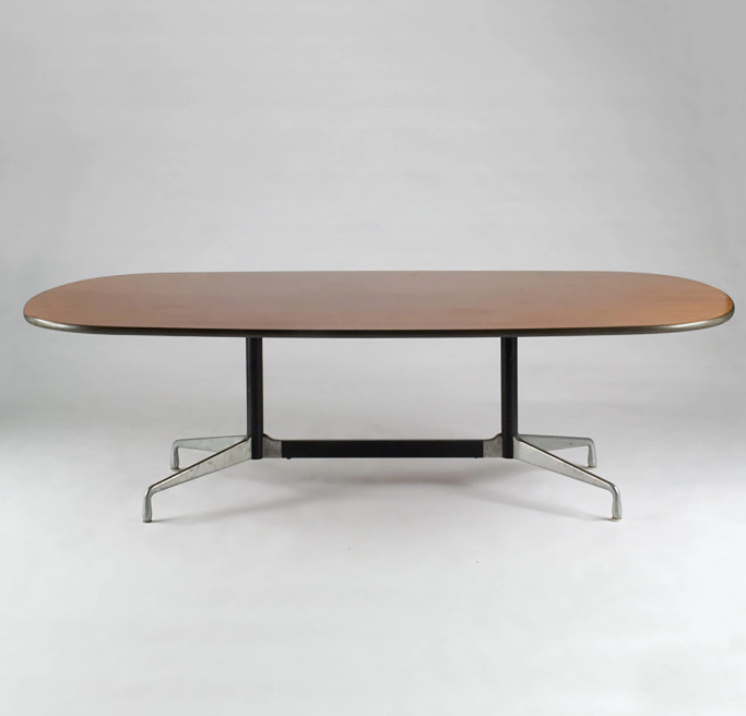 La table Eames Segmented Base