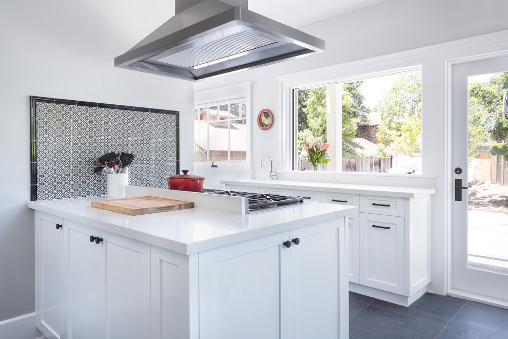 Home design - transitional home design idea