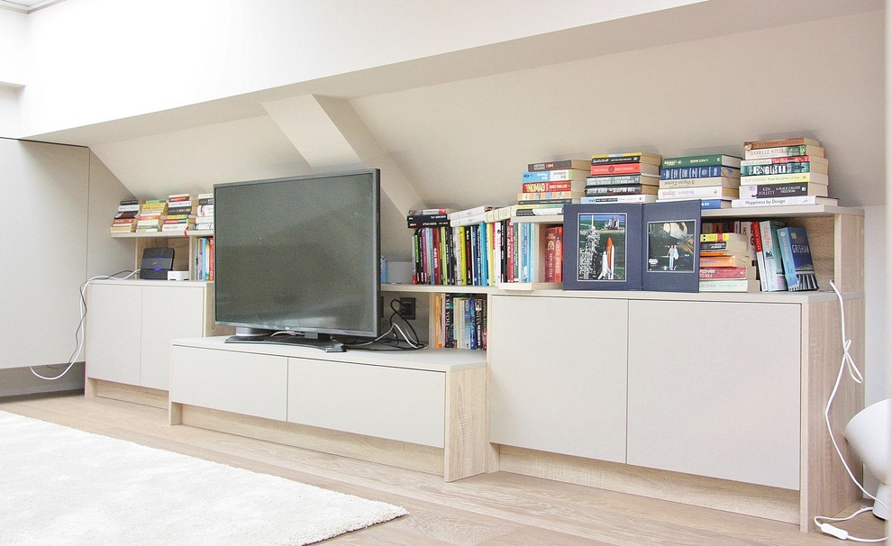 Bespoke Sheving and media TV unit