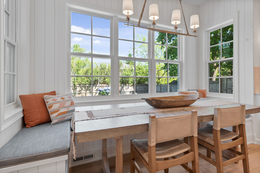 Home design - transitional home design idea in Chicago