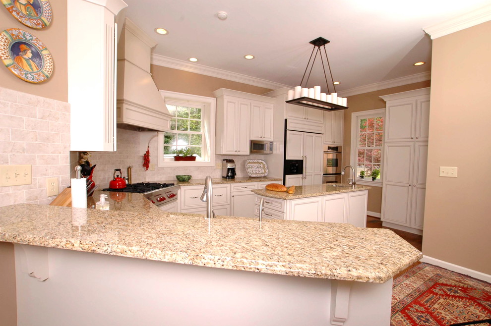 Williamsburg Cream with glaze kitchen