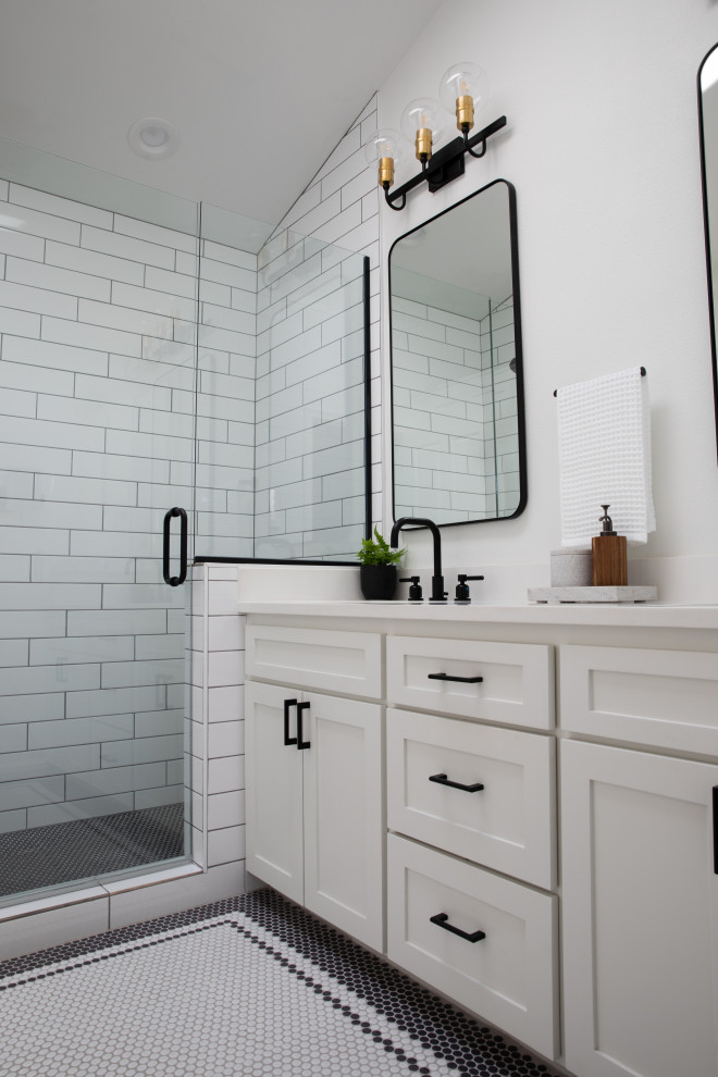 Bathroom - transitional bathroom idea
