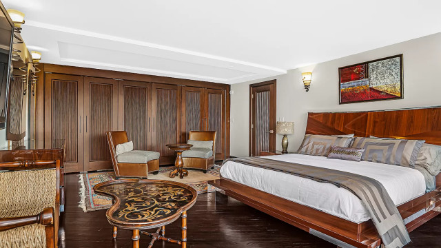 Condominium Interiors contemporaneo-camera-da-letto