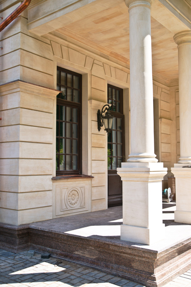 Дубовый окна с рустикальными накладками