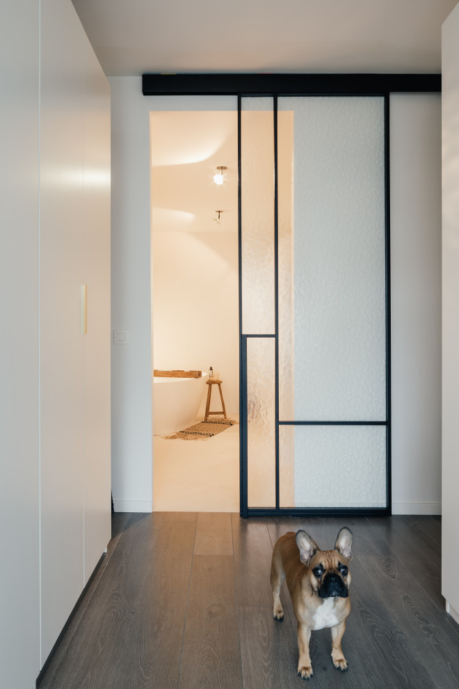 Photo of a modern kitchen in Kent.